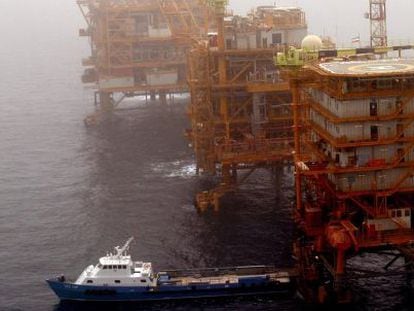 Plataforma petrolera en el golfo Pérsico.