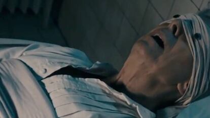 Fotograma del vídeo de 'Lazarus', uno de los temas del último disco de David Bowie.
