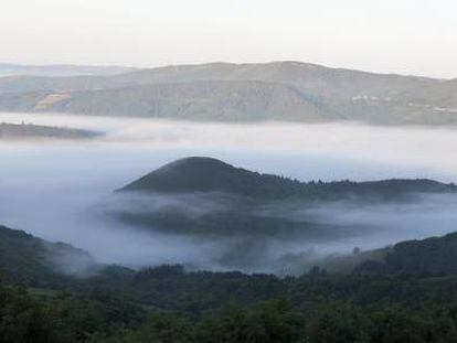 Niebla en las monta&ntilde;as de Fonsagrada (Lugo), reserva de la biosfera.