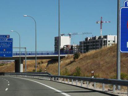Entrada al peaje de la autopista de peaje R-2, en Madrid.