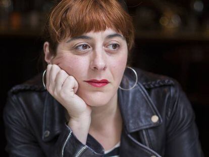 Lucía Lijtmaer, escritora y periodista, entrevistada en el Café Ruiz de Madrid.