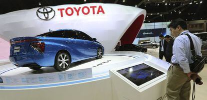 Un Toyota Mirai, ayer en la 36 edici&oacute;n del Sal&oacute;n Internacional del Motor en Bangkok (Tailandia)