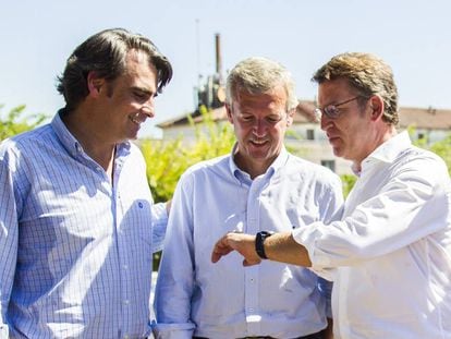 De izquierda a derecha, Diego Calvo, Alfonso Rueda y Alberto Núñez Feijóo, durante un acto en 2016.