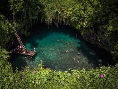 La piscina natural To Sua Ocean Trench, en la isla de Upolu (Samoa).