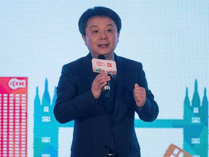 Xiang Wang, vicepresidente de Xiaomi durante una rueda de prensa en Hong Kong este jueves.