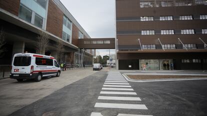 Hospital de Bellvitge (Barcelona) en el que se encuentra ingresado el supuesto abusador sexual.