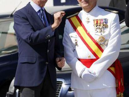 Moren&eacute;s con el almirante Mu&ntilde;oz-Delgado, jefe de Armada.