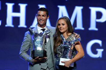 Ronaldo y Martens, en la gala de la UEFA. 