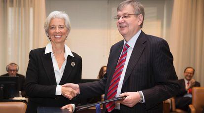 Christine Lagarde, este viernes junto al presidente del comité ejecutivo del Fondo, Alexei Mozhin.