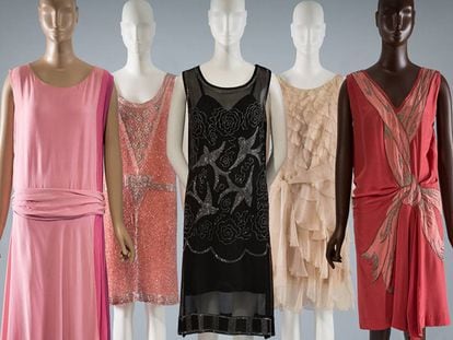 Un grupo de vestidos rosas en la exposición 'Pink: The History of a Punk, Pretty, Powerful Color'. 