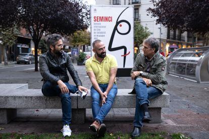 Desde la izquierda, Raúl Cuevas, Marc Marginedas y Albert Solé, en 'Regreso a Raqqa', en la Seminci.