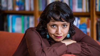 Olivia Teroba en una librería en Ciudad México.