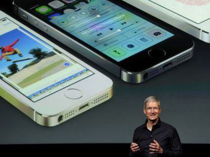 Tim Cook, consejero delegado de Apple, en la presentaci&oacute;n del sistema operativo iOS 7.