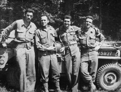 Salinger, a la izquierda, y los otros 'Mosqueteros' durante el desembarco de Normandía.