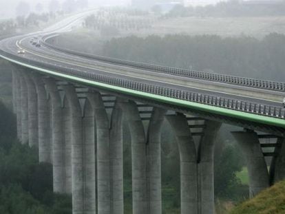 Viaducto Scardon en Francia, operado por Sanef.