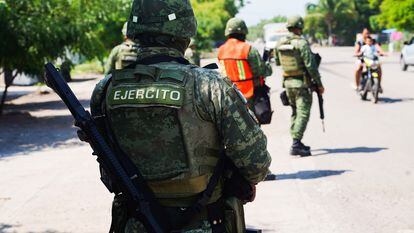 Soldados en Michoacán, en septiembre de 2023.