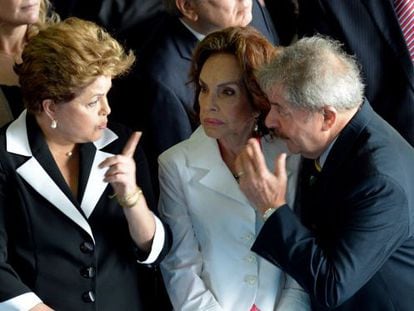 Rousseff y Lula charlan el pasado 14 de noviembre durante una ceremonia.