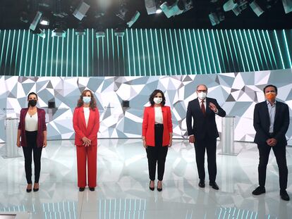 Desde la izquierda, Pablo Iglesias, Rocío Monasterio, Mónica García, Isabel Díaz Ayuso, Ángel Gabilondo y Edmundo Bal, durante el debate del miércoles.