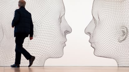 El artista barcelonés Jaume Plensa muestra 13 esculturas en la exposición 'Cada rostro es un lugar', en el Museo de Arte Moderno de Céret, en el sur de Francia.