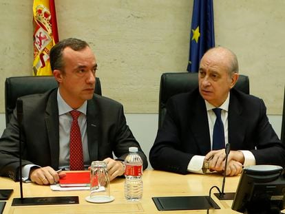 Francisco Martínez y Jorge Fernández, en el Ministerio del Interior, en febrero de 2016.