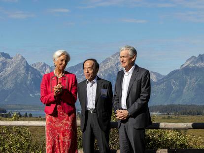 Christine Lagarde, Kazuo Ueda y Jerome Powell, jefes del BCE, el Banco de Japón y la Fed, en la reunión de Jackson Hole (Wyoming, EE UU) de agosto de 2023.