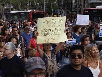 Protesta aquest dilluns a Barcelona a favor dels refugiats. 