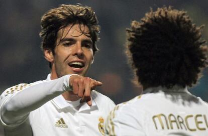 Kaká celebra su gol con Marcelo