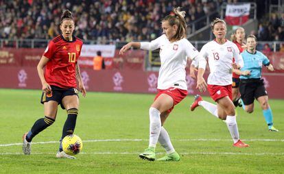 Jenni Hermoso, en una acción del partido contra Polonia.