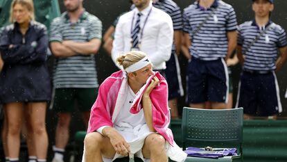 Davidovich, durante el partido contra Rune en el All England Tennis Lawn & Croquet Club.