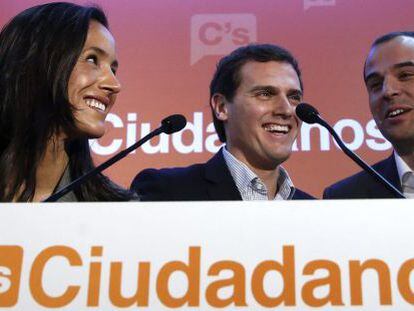 Begoña Villacís, Albert Rivera e Ignacio Aguado, este lunes.