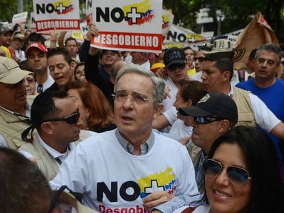 &Aacute;lvaro Uribe, durante una manifestaci&oacute;n en Medell&iacute;n. 