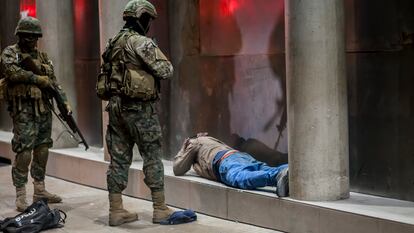 Militares en las calles de Osorno, en 2019.