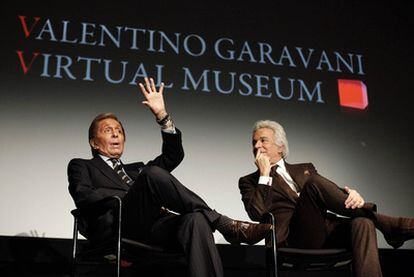 Valentino y Giancarlo Giammetti, durante la presentación del Museo Virtual Valentino Garavani en el MoMa de Nueva York.