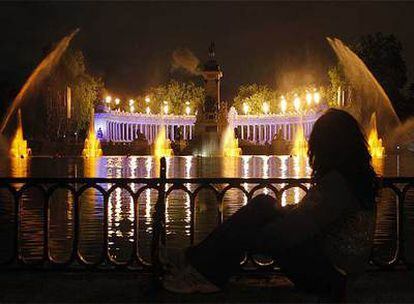 Espectáculo de agua y luz ayer en el estanque de San Isidro.