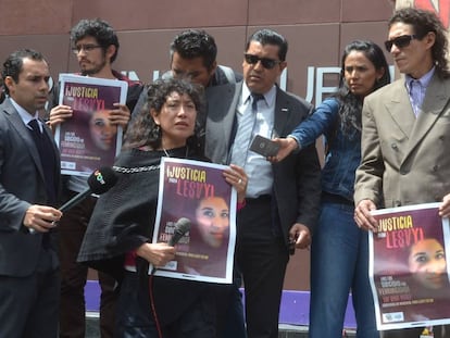 Araceli Osorio en la entrada del tribunal. 