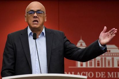 El ministro de Comunicación venezolano, Jorge Rodríguez, este domingo.