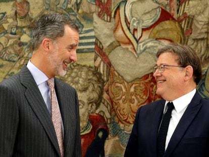 El Rey y el presidente valenciano, Ximo Puig, en el palacio de la Zarzuela. 