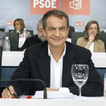 El jefe del Ejecutivo, José Luis Rodríguez Zapatero en la primera reunión que celebra el Comité Federal del PSOE tras las vacaciones.