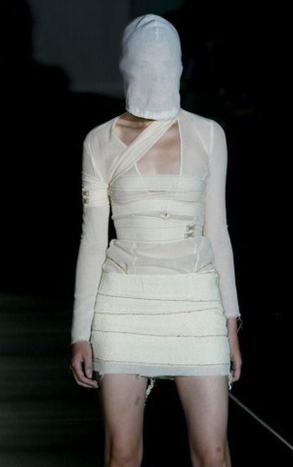 Desfile de David Delfín que provocaron un escándalo en 2002.