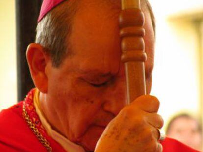 El arzobispo José Luis Chávez Botello es acusado de proteger a un pederasta.