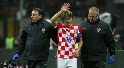 Modric, tras lesionarse con Croacia, en una foto de su Twitter. 