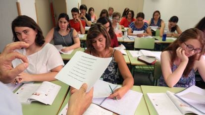 Clases veraniegas de latín en el IES Ortega y Gasset de Madrid.