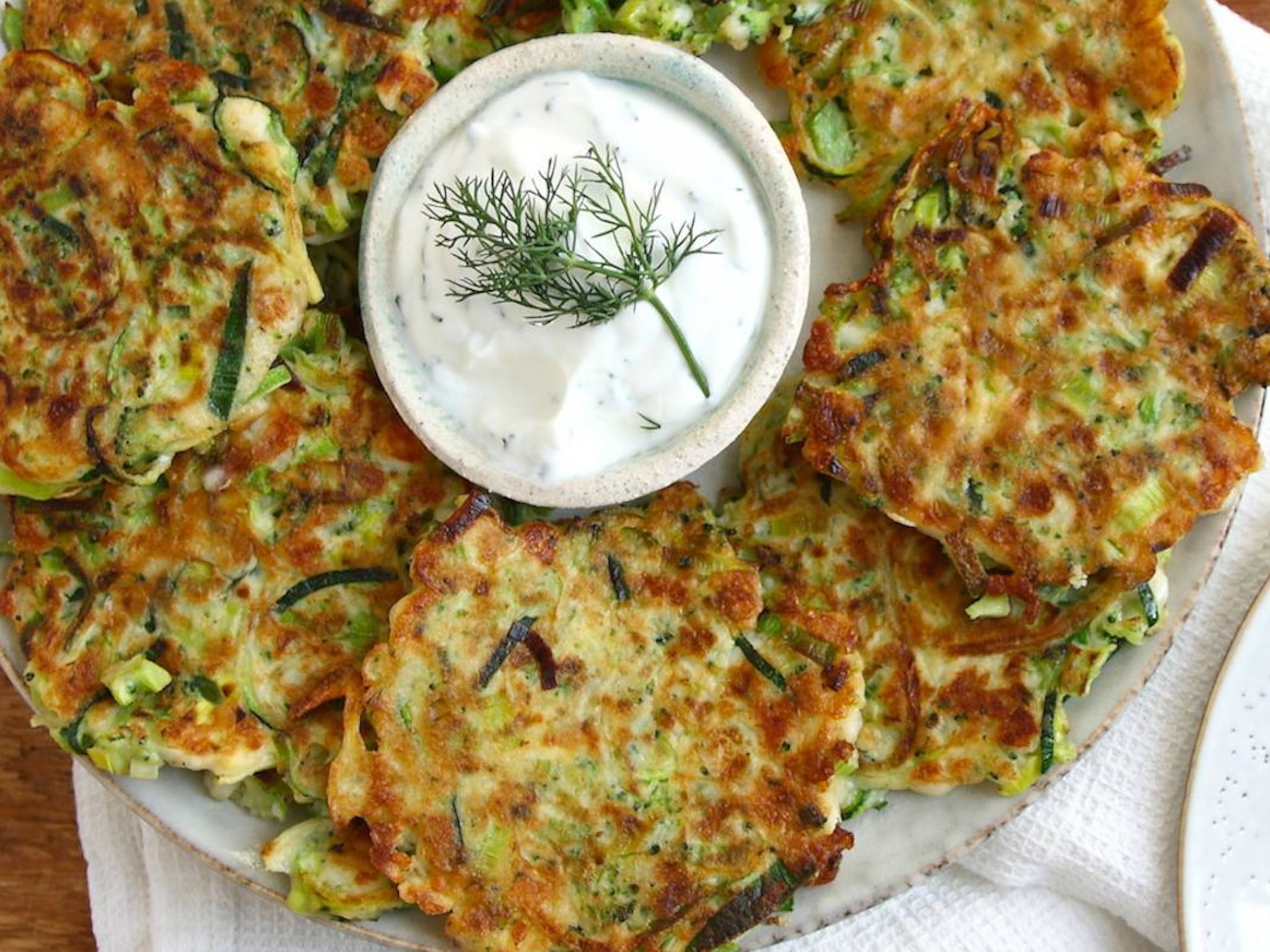 Medallones de verdura con salsa de yogur | Recetas | Gastronomía | EL PAÍS