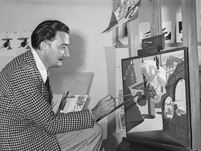 Salvador Dal&iacute;, realizando pinturas para la pel&iacute;cula de dibujos animados inconclusa &#039;Destino&#039;, que Salvador Dal&iacute; y Walt Disney concibieron conjuntamente. 