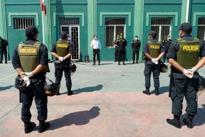 GastónRodríguez, nuevo ministro del Interior de Perú, visita a los miembros de la Unidad de Servicios Especiales (USE) de la Policía Nacional. / Agencia Andina