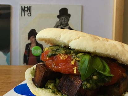 Tofu crujiente y bien acompañado después de pasar por un baño de soja