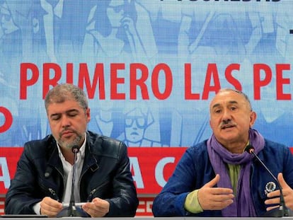 Los secretarios generales de CCOO y UGT, Unai Sordo (i) y Pepe &Aacute;lvarez , respectivamente, presentan los actos y manifestaciones que ambos sindicatos han organizado en todo el pa&iacute;s para el Primero de Mayo.