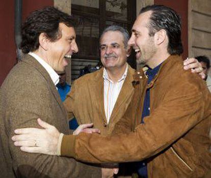 José Ramón Bauzá junto al alcalde de Palma Mateu Isern (izq), en una imagen de archivo.