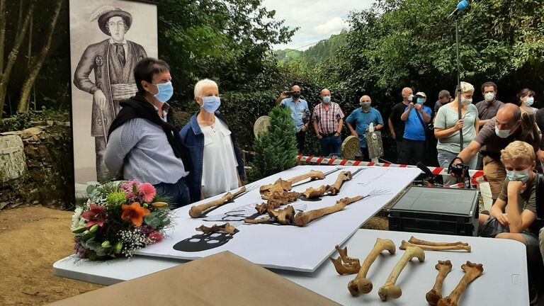 La Historia Del Gigante De Handia Crece Con El Hallazgo De Sus Huesos Cultura El Pais