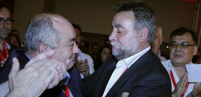 Manuel Pastrana (a la izquierda) y Francisco Fernández Sevilla, ex secretarios generales de UGT en Andalucía.